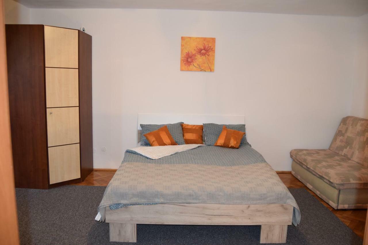 Central Appartment St'S Martin Church บราชอฟ ภายนอก รูปภาพ