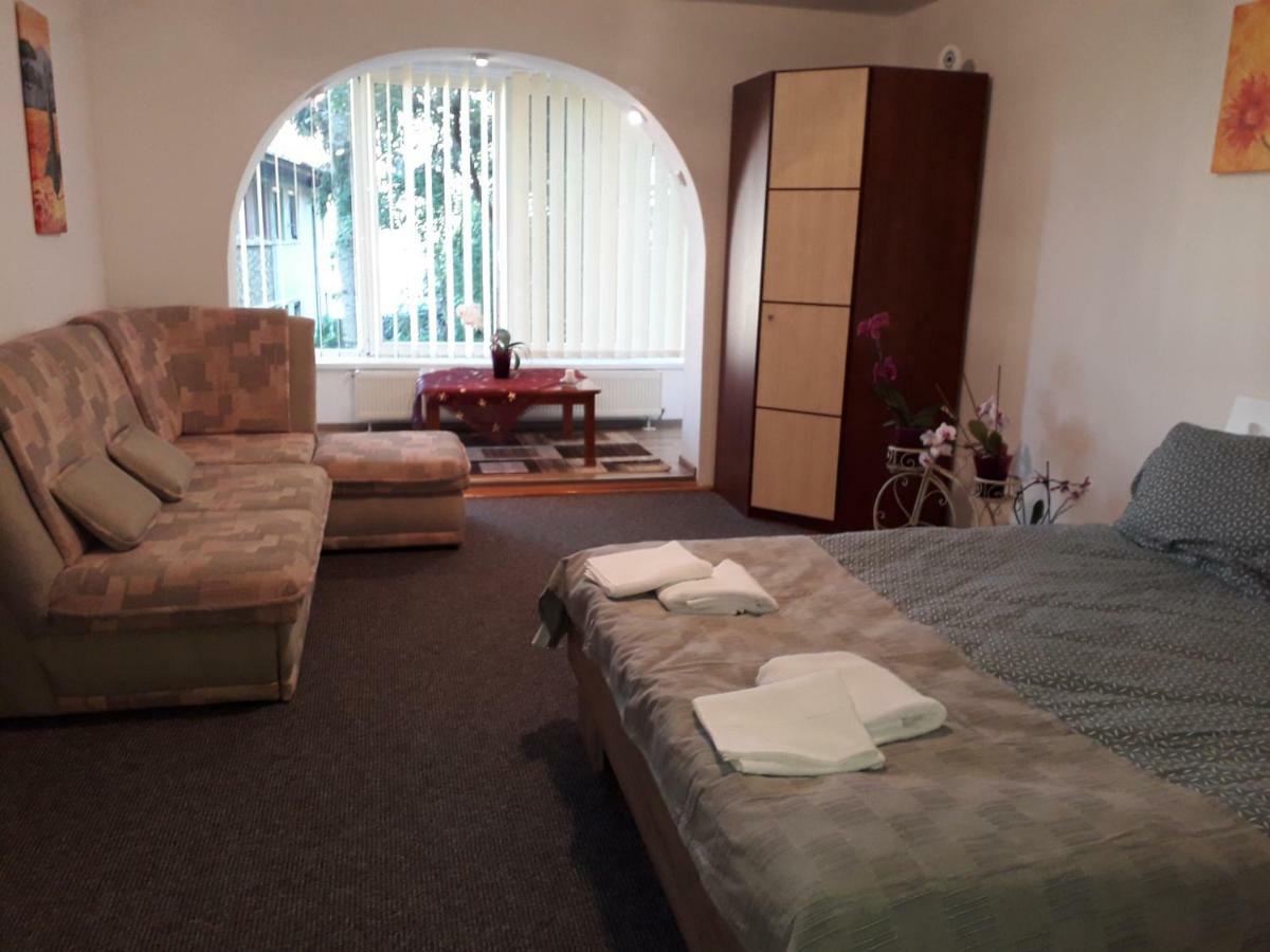 Central Appartment St'S Martin Church บราชอฟ ภายนอก รูปภาพ