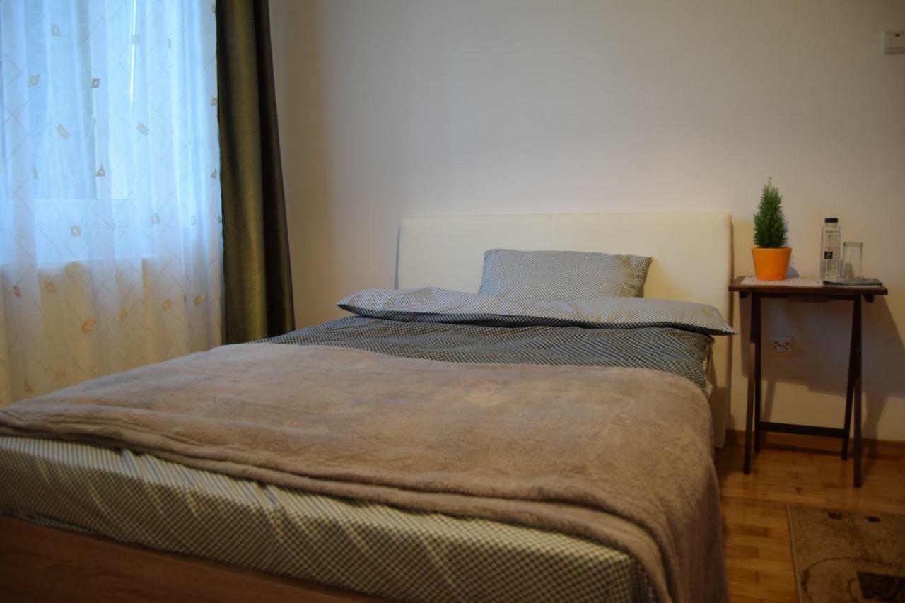 Central Appartment St'S Martin Church บราชอฟ ภายนอก รูปภาพ